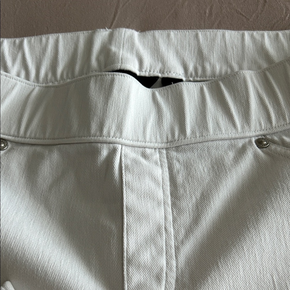 Simply Vera White Jeans - Picture 2 of 12